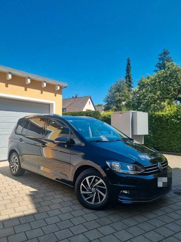 Schwarz Gebraucht 2017 VW Touran Sound Van / Kleinbus | 17.770 € (Fairer Preis) - Bild 1/4