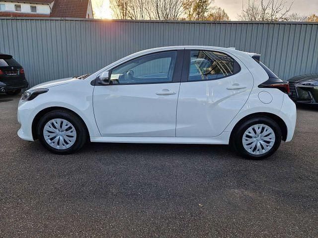 Gebraucht Toyota Yaris Hybrid Business Edition 116 PS (85 kW) 2022 Schneeweiß Kleinwagen