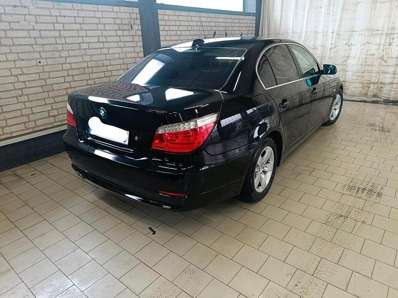 Schwarz Gebraucht 2008 BMW 523 Limousine | 6.800 € (Fairer Preis) - Bild 1/4