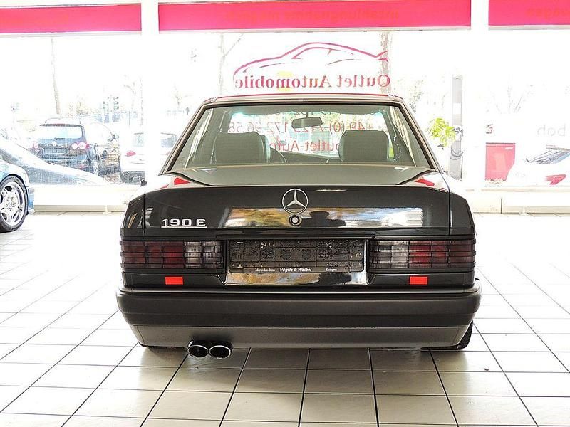 Gebraucht Mercedes 190 Sportline 118 PS (86 kW) 1990 Schwarz Limousine