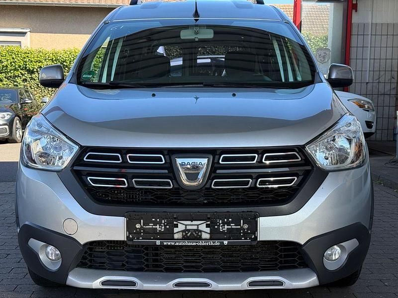 Gebraucht Dacia Dokker Stepway 131 PS (96 kW) 2020 Grau Van / Kleinbus