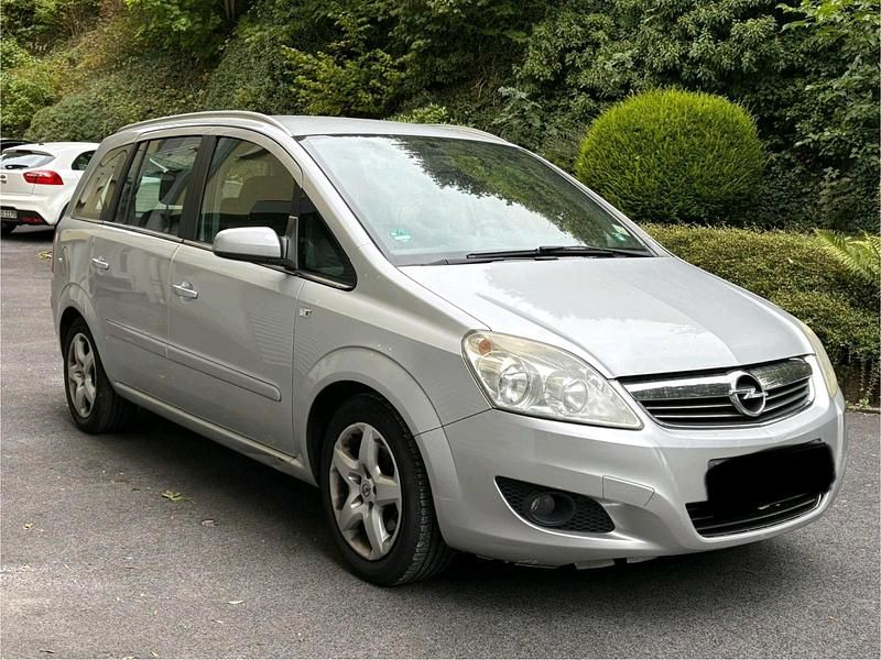 Silber Gebraucht 2008 Opel Zafira Van / Kleinbus | 1.450 € (Guter Preis) - Bild 1/4
