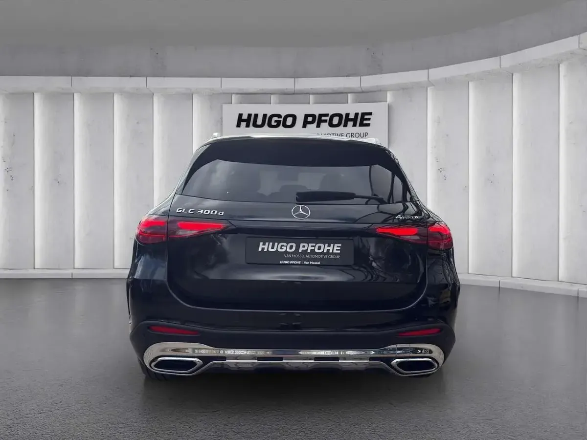 Gebraucht Mercedes GLC300 AMG line 269 PS (197 kW) 2025 Obsidianschwarz metalliclack SUV