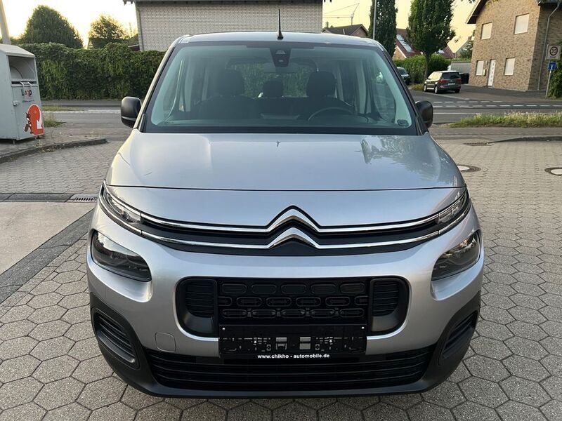 Grau Gebraucht 2019 Citroën Berlingo Live Van / Kleinbus | 15.750 € (Fairer Preis) - Bild 1/4