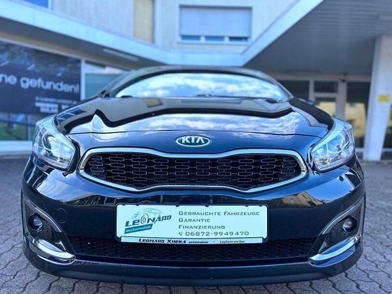 Gebraucht Kia Ceed 135 PS (99 kW) 2015 Schwarz Kleinwagen