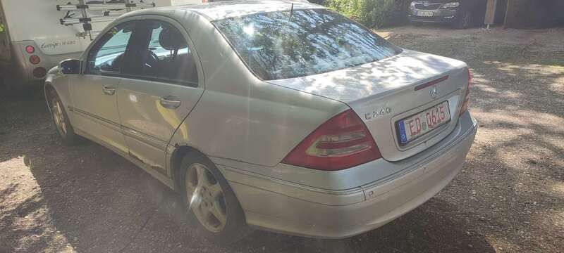 Brillantsilber Gebraucht 2000 Mercedes C240 Avantgarde Limousine | 1.999 € (Superpreis) - Bild 1/4