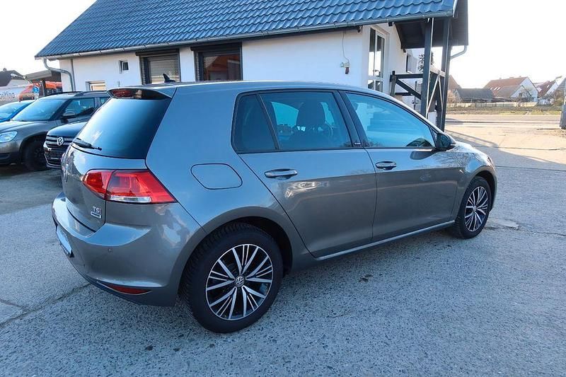 Gebraucht VW Golf VII Allstar 125 PS (91 kW) 2016 Grau Limousine