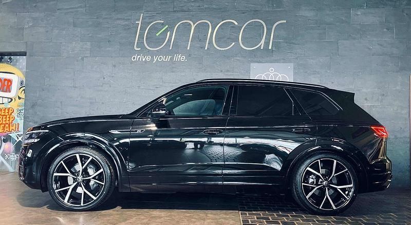 Schwarz Gebraucht 2023 VW Touareg R-line SUV | 65.990 € (Guter Preis) - Bild 1/4