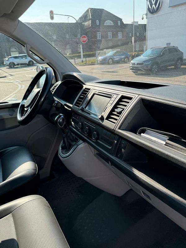 Gebraucht VW Transporter 199 PS (146 kW) 2018 Weiß Van