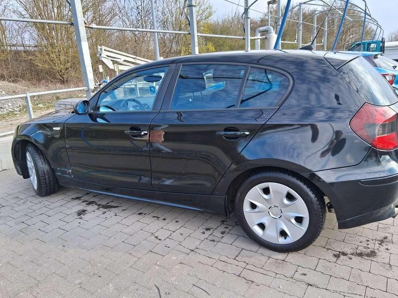Gebraucht BMW 116 116 PS (85 kW) 2006 Schwarz Kleinwagen
