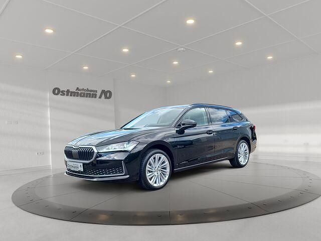 Gebraucht Skoda Superb Selection 150 PS (110 kW) 2024 Onyxschwarz Kombi