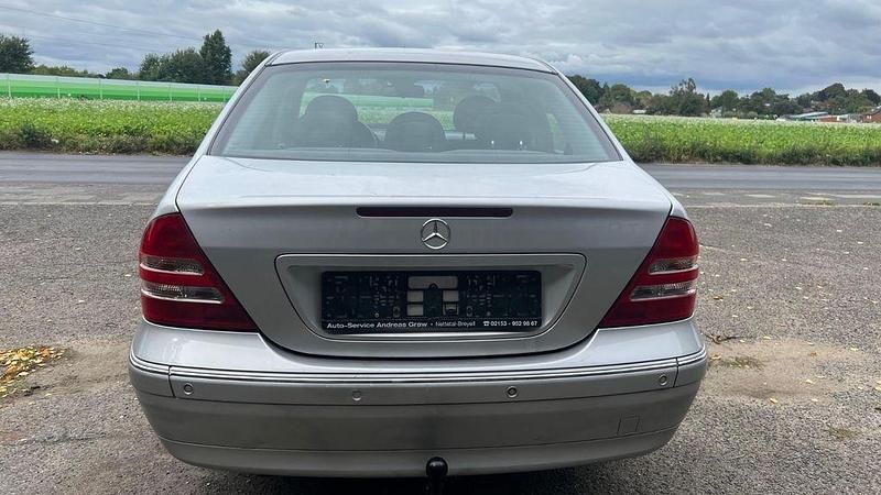 Gebraucht Mercedes 200 95 PS (69 kW) 2001 Silber Limousine