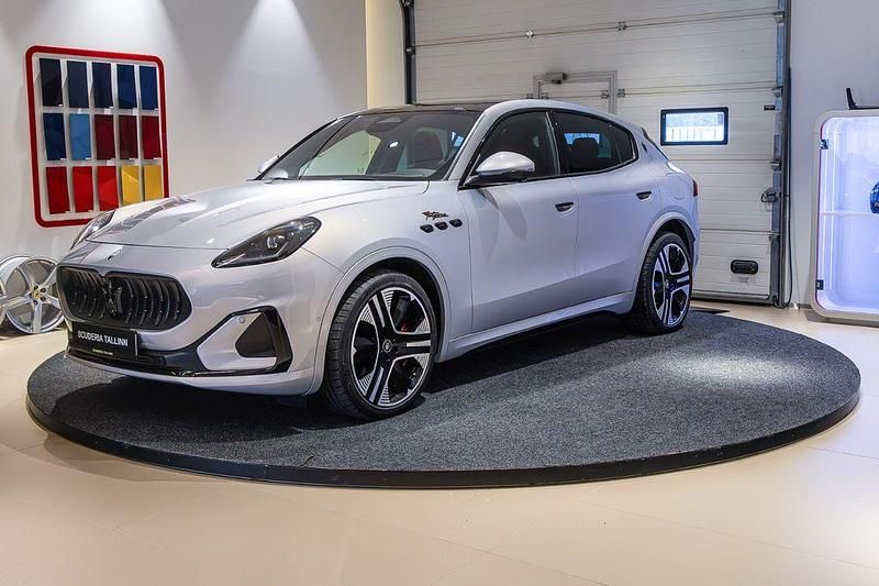 Weiß Gebraucht 2024 Maserati Grecale Folgore SUV | 80.801 € (Teuer) - Bild 1/4