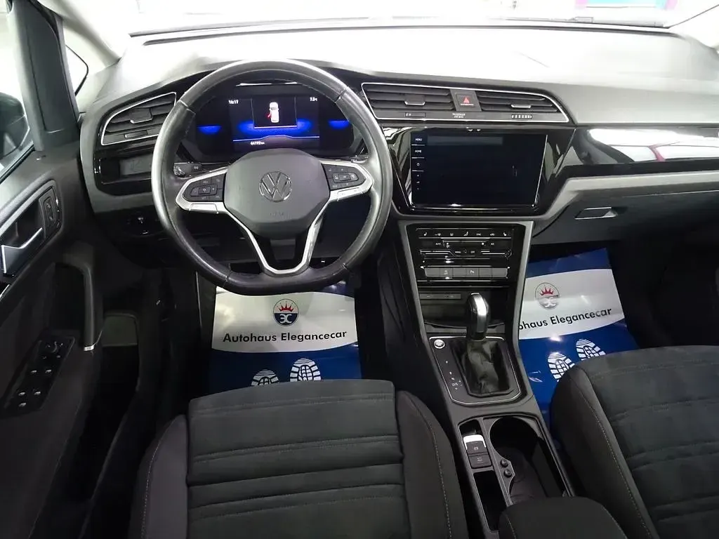 Gebraucht VW Touran 150 PS (110 kW) 2022 Uranograu Van / Kleinbus