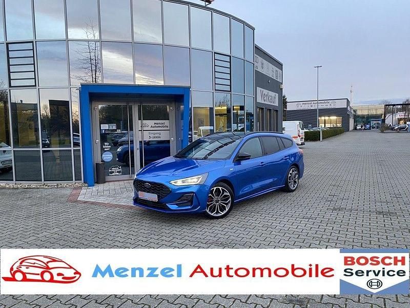 Blau Gebraucht 2025 Ford Focus ST-Line X Limousine | 26.290 € (Fairer Preis) - Bild 1/4