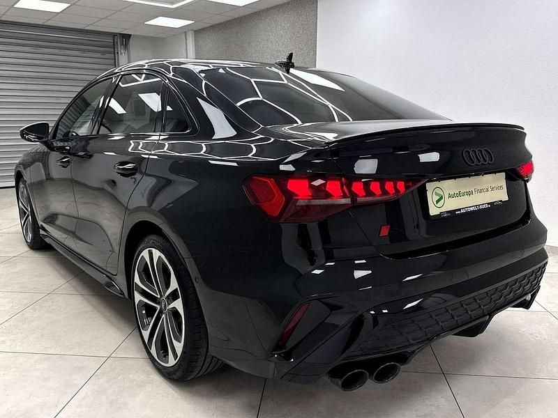Gebraucht Audi S3 333 PS (244 kW) 2025 Mythosschwarz metallic (metallic) Limousine
