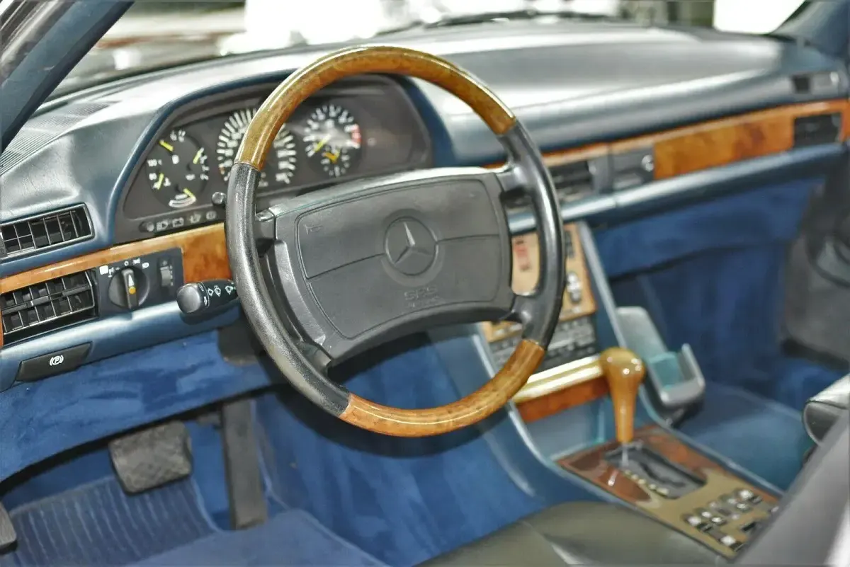 Gebraucht Mercedes 500 230 PS (169 kW) 1982 Schwarz Coupé