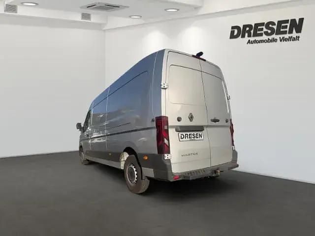 Second-hand Renault Master 170 CP (125 kW) 2025 Gri Monovolum