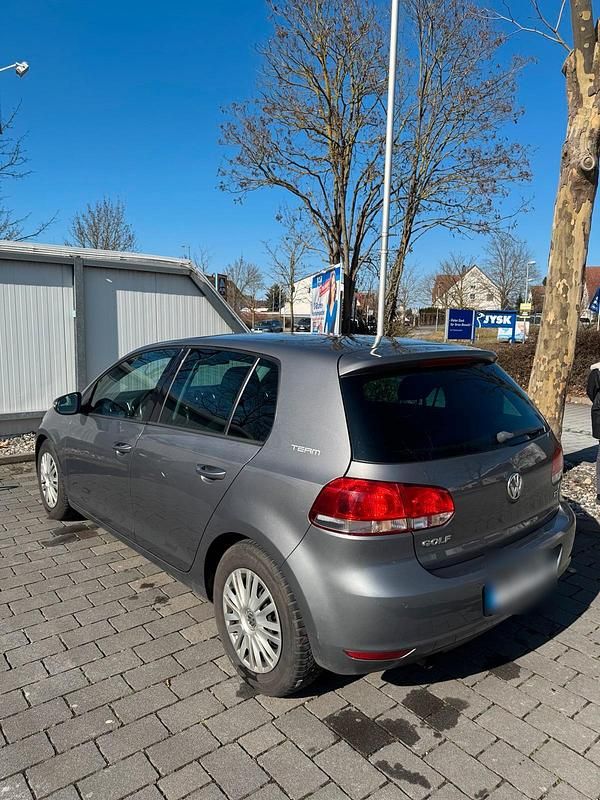 Gebraucht VW Golf VI 105 PS (77 kW) 2011 Grau Kleinwagen