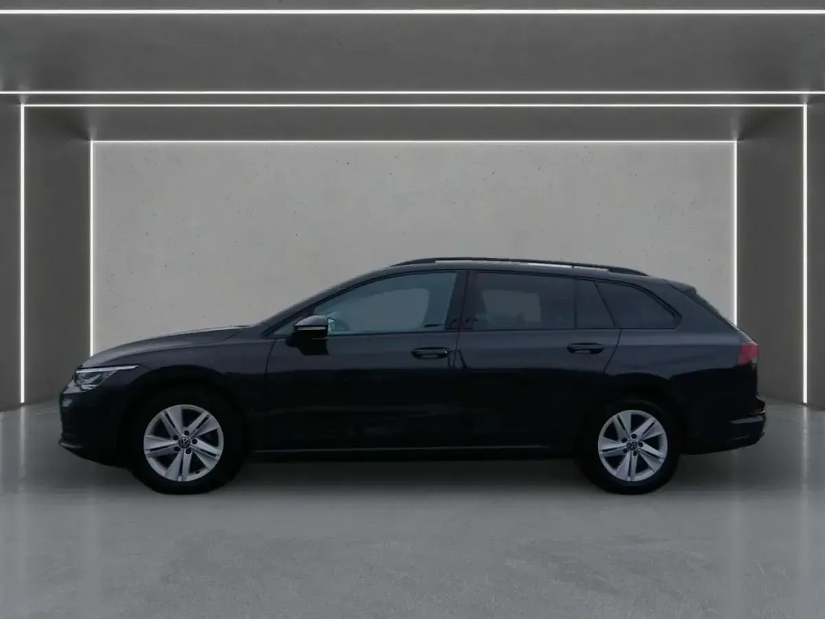 Gebraucht VW Golf VIII Life 150 PS (110 kW) 2023 Grau Kombi