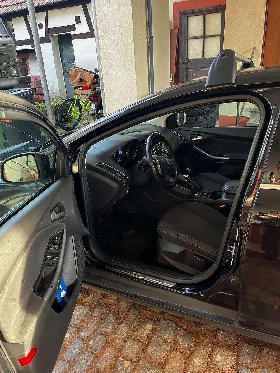 Gebraucht Ford Focus Titanium 125 PS (91 kW) 2012 Schwarz Kombi