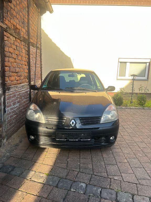 Schwarz Gebraucht 2005 Renault Clio II Limousine | 800 € (Guter Preis) - Bild 1/4