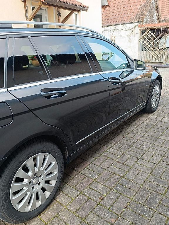 Gebraucht Mercedes C250 204 PS (150 kW) 2012 Schwarz Limousine
