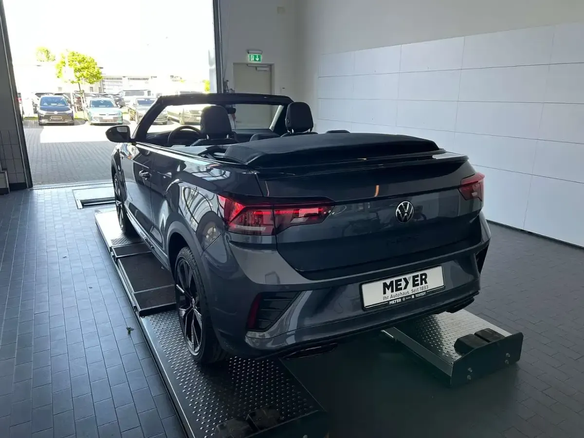 Neu VW T-Roc Cabriolet R-line 150 PS (110 kW) 2026 Rauchgrau metallic / schwarz Cabrio