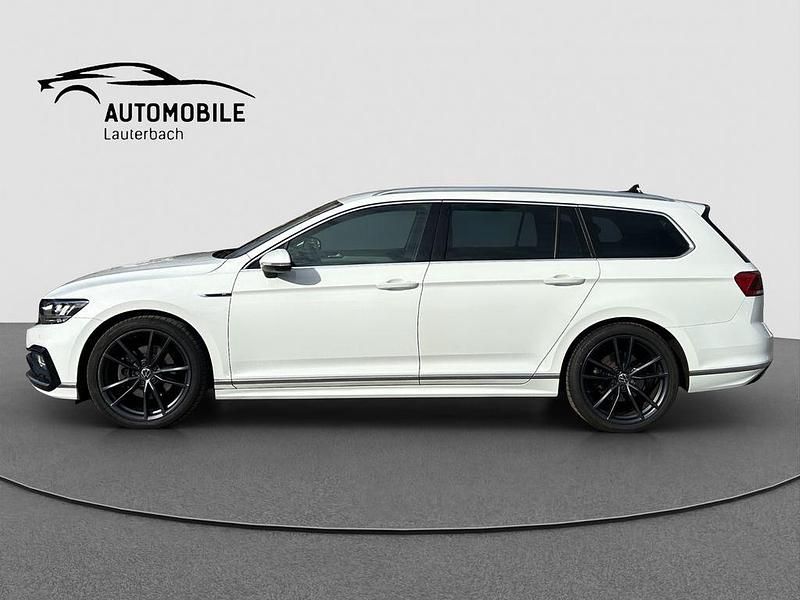 Gebraucht VW Passat R-line 200 PS (147 kW) 2022 Pure white Kombi