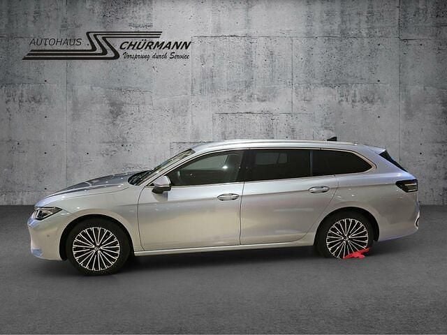 Gebraucht VW Passat Elegance 150 PS (110 kW) 2024 Schwarz Kombi