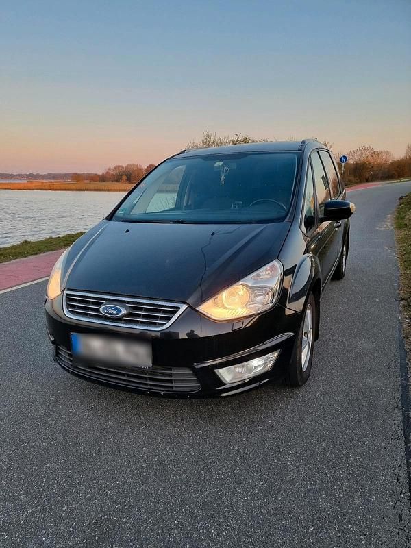 Second-hand Ford Galaxy 140 CP (102 kW) 2010 Negru Monovolum