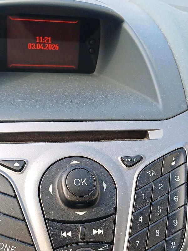 Gebraucht Ford Fiesta 96 PS (70 kW) 2009 Weiß Kleinwagen