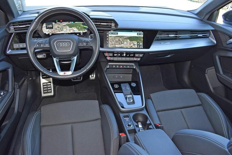 Gebraucht Audi A3 S-Line 150 PS (110 kW) 2023 Navarrablau metallic Limousine
