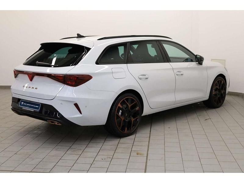 Neu Cupra Leon VZ 272 PS (200 kW) 2025 Weiß Limousine