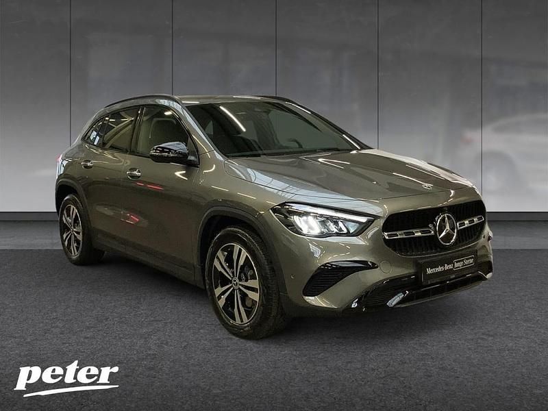 Gebraucht Mercedes GLA200 Advanced Plus 163 PS (119 kW) 2026 Metalliclack mountaingrau SUV