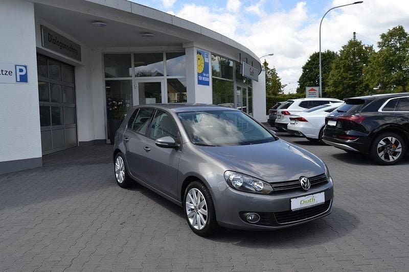 Grau Gebraucht 2009 VW Golf VI Highline Limousine | 7.480 € (Teuer) - Bild 1/3