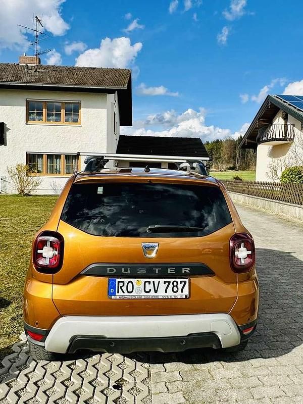 Gebraucht Dacia Duster Comfort 114 PS (83 kW) 2018 Orange SUV