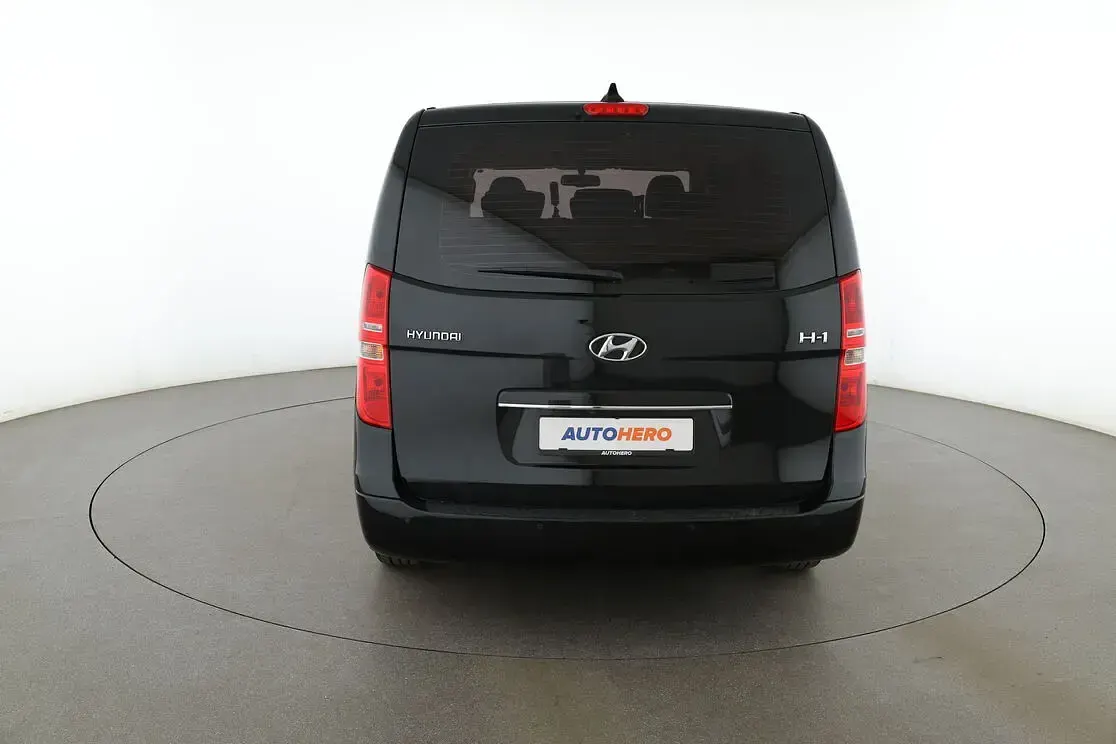 Gebraucht Hyundai H-1 Premium 170 PS (125 kW) 2019 Schwarz Van / Kleinbus