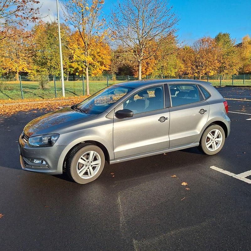 Grau Gebraucht 2014 VW Polo Trendline Kleinwagen | 5.799 € (Guter Preis) - Bild 1/4