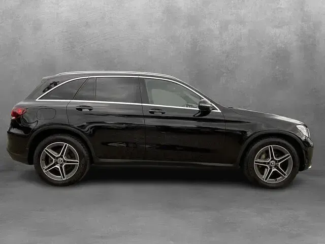 Gebraucht Mercedes GLC400d AMG 330 PS (242 kW) 2019 Metalliclack obsidianschwarz metallic SUV