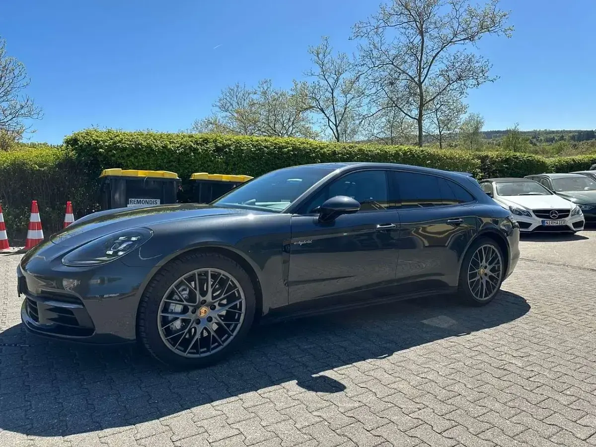 Gebraucht Porsche Panamera 462 PS (339 kW) 2019 Vulkangrau Kombi