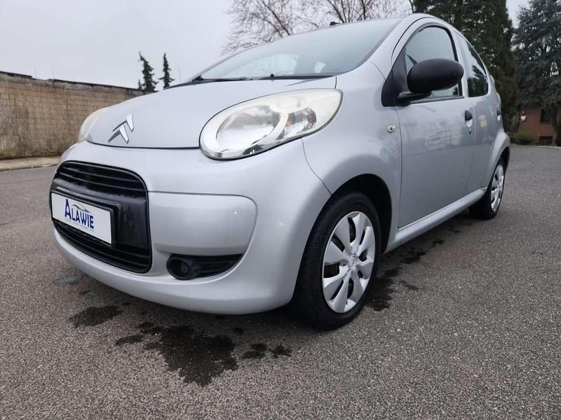 Silver grey 1e7 Gebraucht 2011 Citroën C1 Advance Kleinwagen | 3.990 € (Etwas zu teuer) - Bild 1/4
