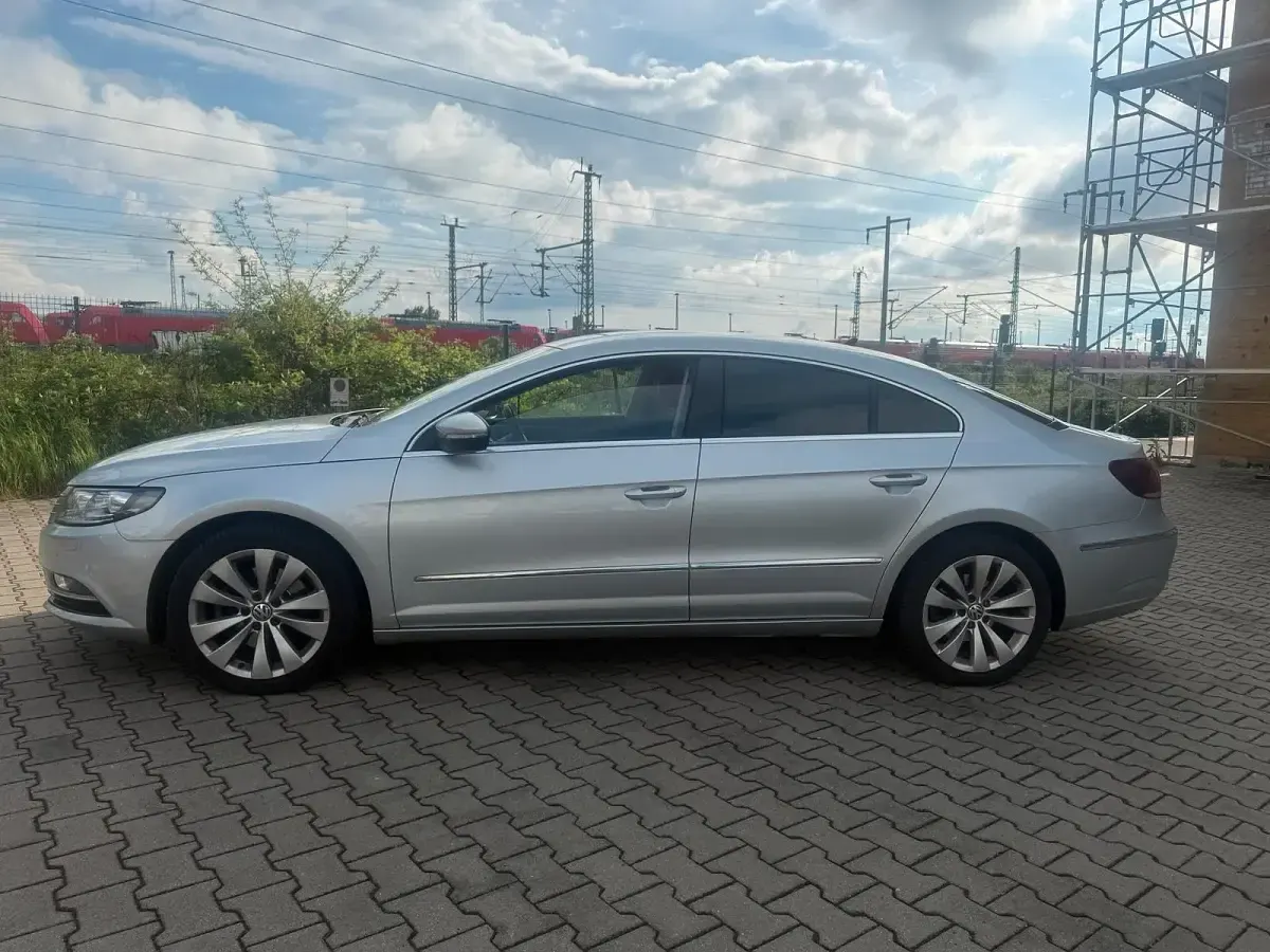 Gebraucht VW Passat 160 PS (117 kW) 2015 Silber Coupé