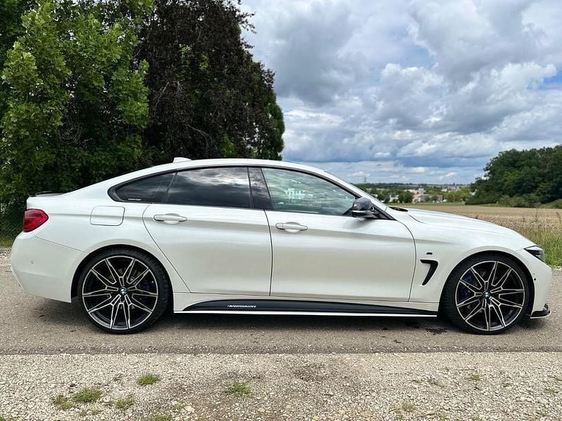 Gebraucht BMW 440 M Sport 326 PS (239 kW) 2018 Mineralweiss metallic Coupé
