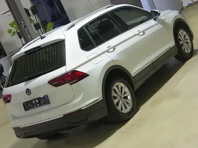 Używany VW Tiguan Active 150 KM (110 kW) 2022 Biały SUV