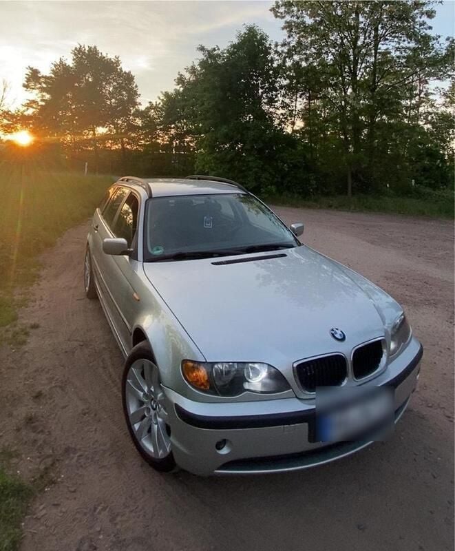 Silber Gebraucht 2003 BMW 318 Kombi | 1.900 € (Fairer Preis) - Bild 1/4