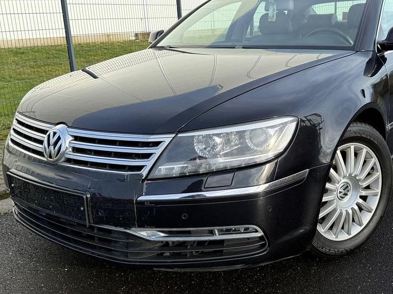 Gebraucht VW Phaeton 239 PS (175 kW) 2011 Deep black perleffekt Limousine