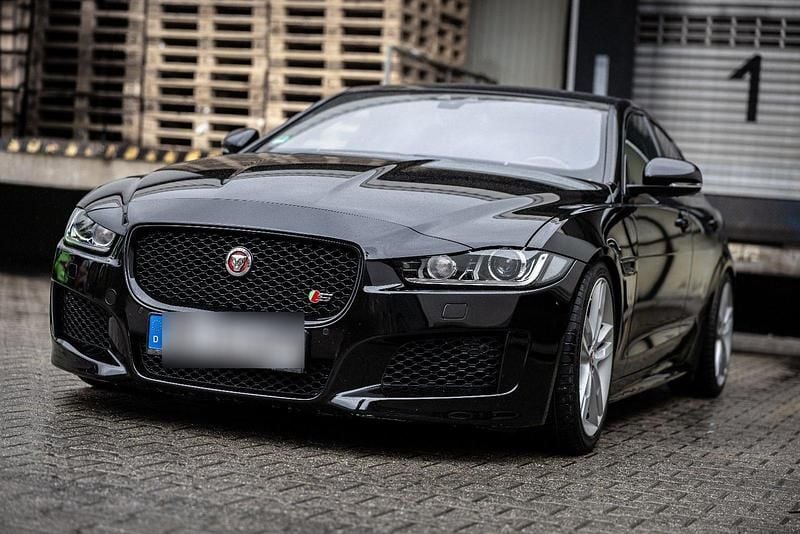 Gebraucht Jaguar XE S 340 PS (250 kW) 2016 Schwarz Limousine