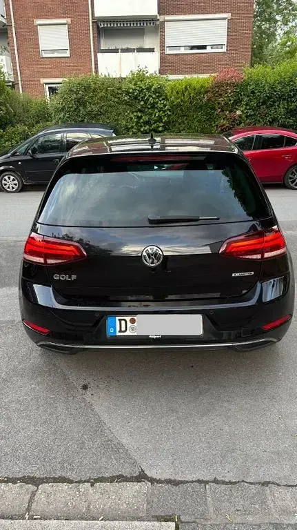 Gebraucht VW Golf VII IQ Drive 131 PS (96 kW) 2019 Schwarz Limousine