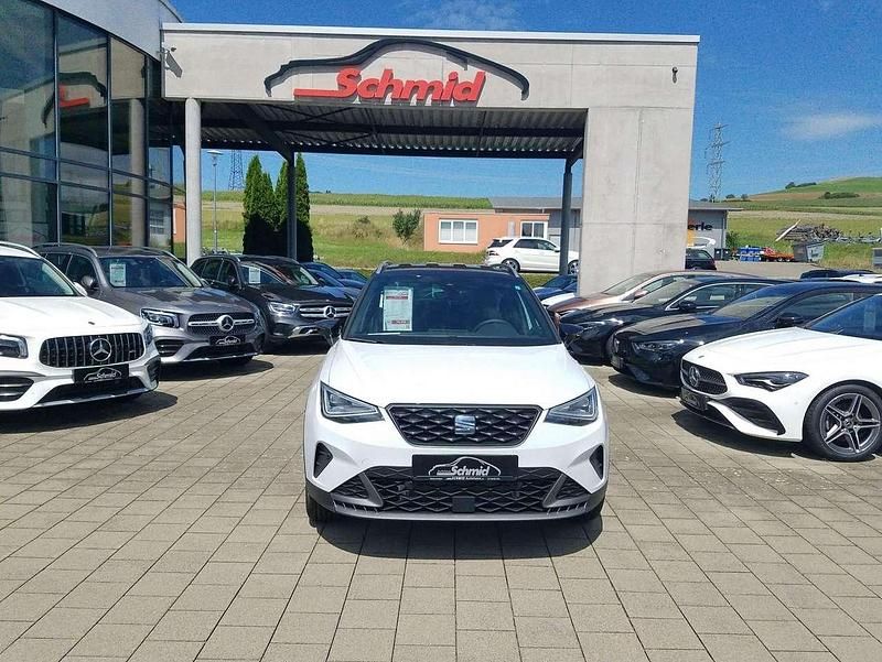 Neu Seat Arona FR 116 PS (85 kW) 2025 Nevadaweiss dach schwarz SUV